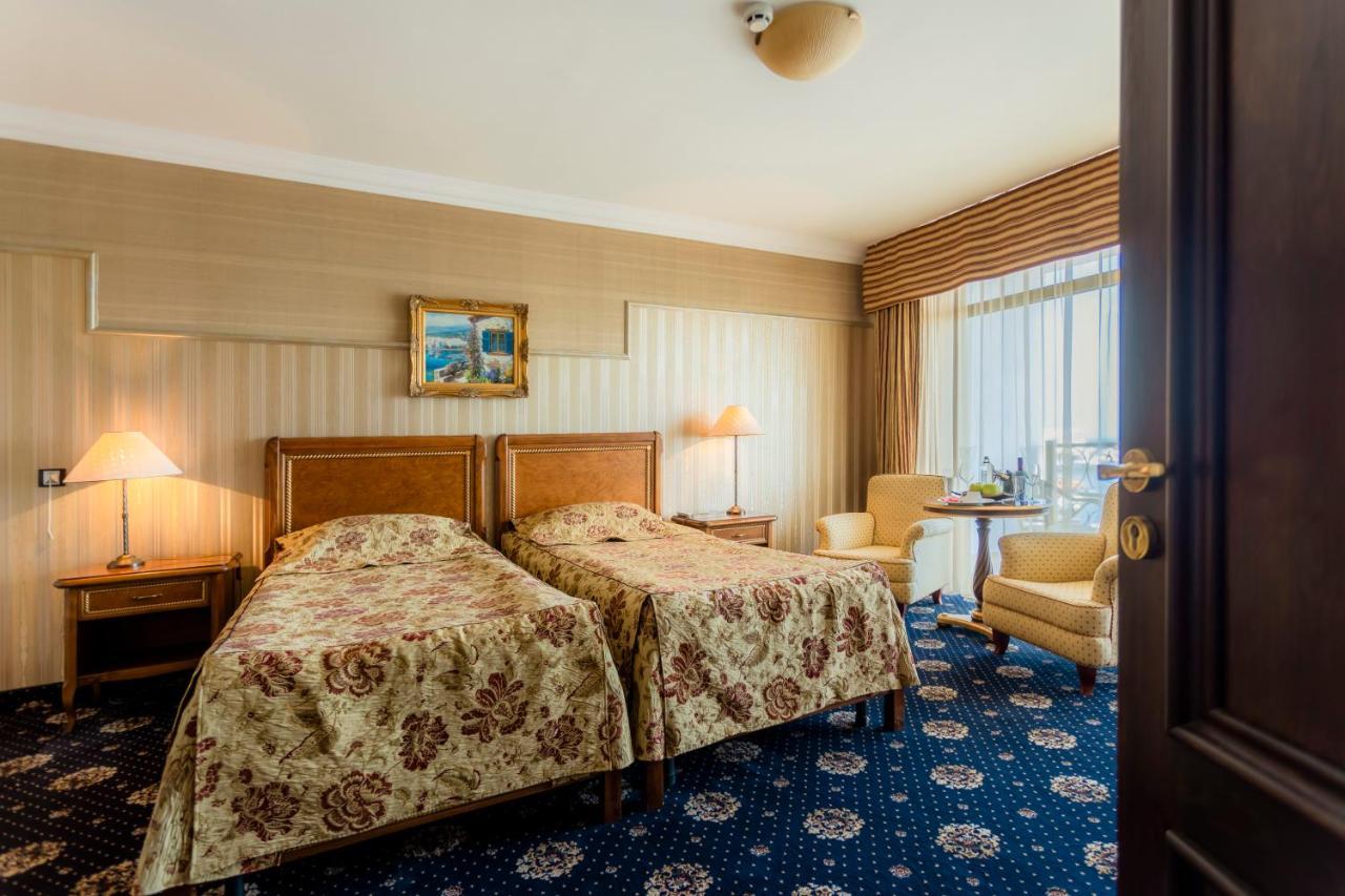 Hotel Palace Marina Dinevi سفيتي فلاس المظهر الخارجي الصورة