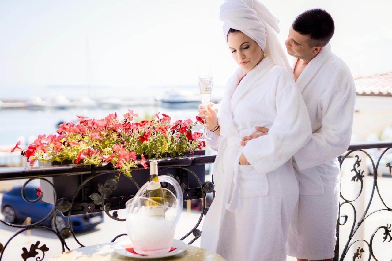 Hotel Palace Marina Dinevi سفيتي فلاس المظهر الخارجي الصورة
