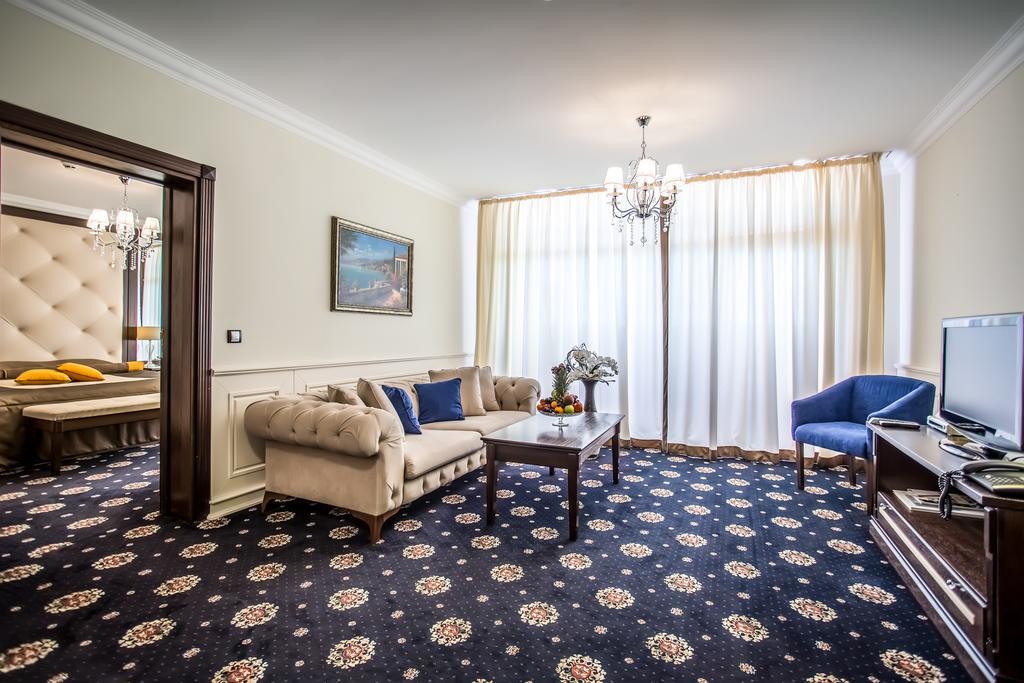 Hotel Palace Marina Dinevi سفيتي فلاس المظهر الخارجي الصورة