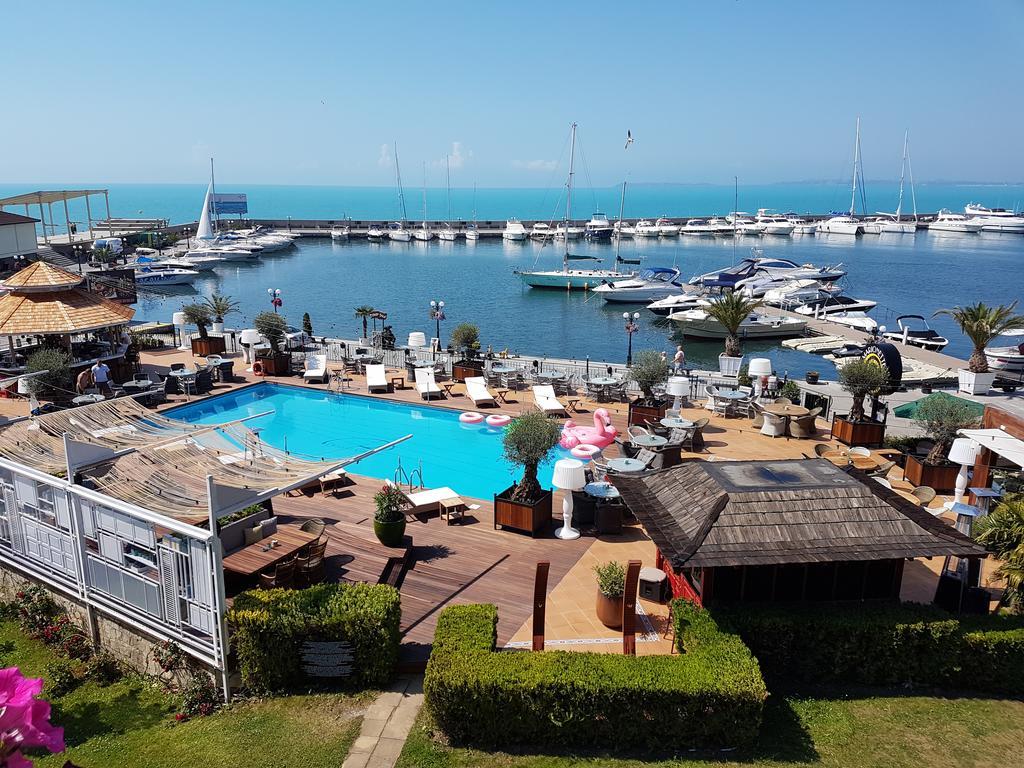 Hotel Palace Marina Dinevi سفيتي فلاس المظهر الخارجي الصورة